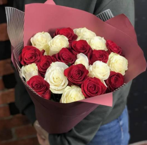 20 White and Red Roses in a red paper