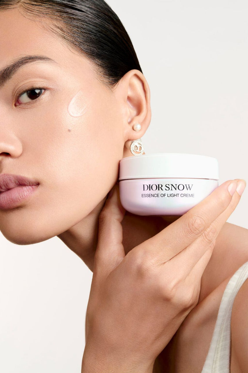 Dior Snow Essence of Light Creme Moisturising brightening cream for face and neck - illuminates, hydrates and smooths